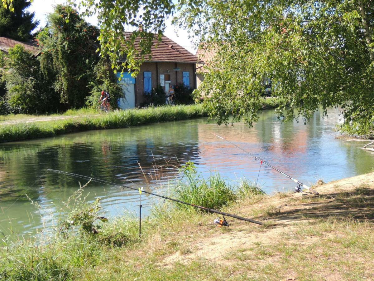 Camping Du Canal Kembs Exterior photo