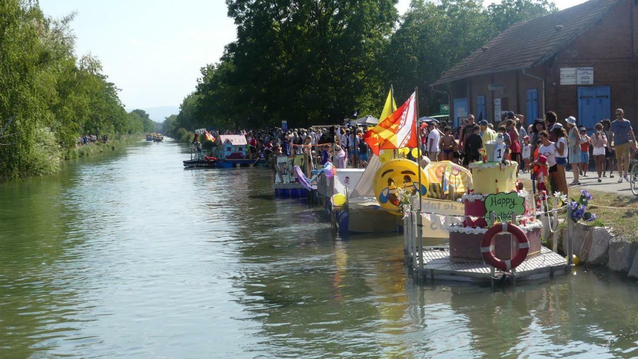 Camping Du Canal Kembs Exterior photo